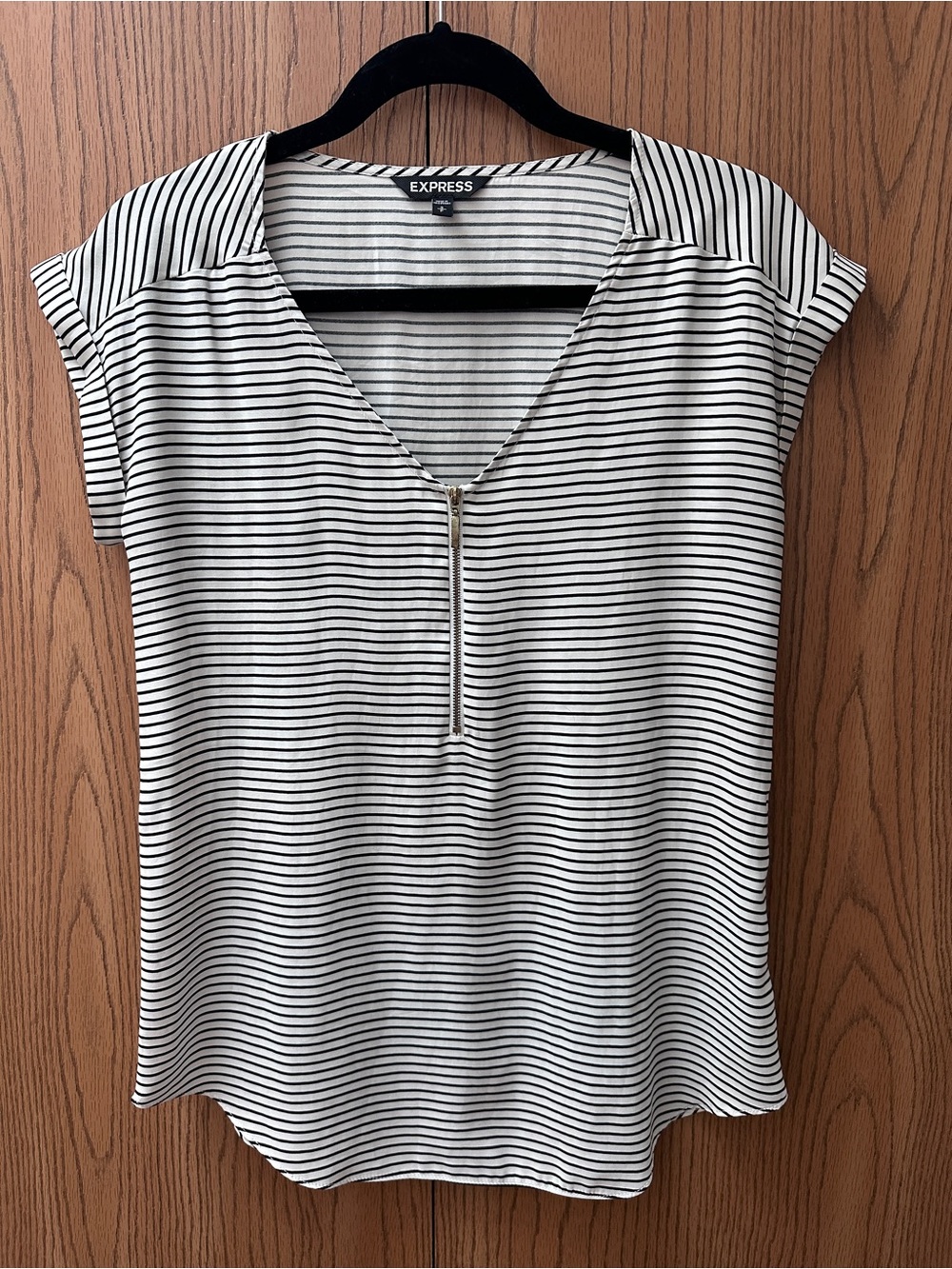 Express Black & White Striped Zip V-Neck Blouse